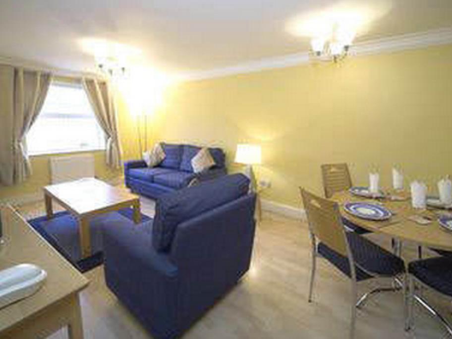 Hof - Stanshawe Court Apartments Reading Exteriör bild
